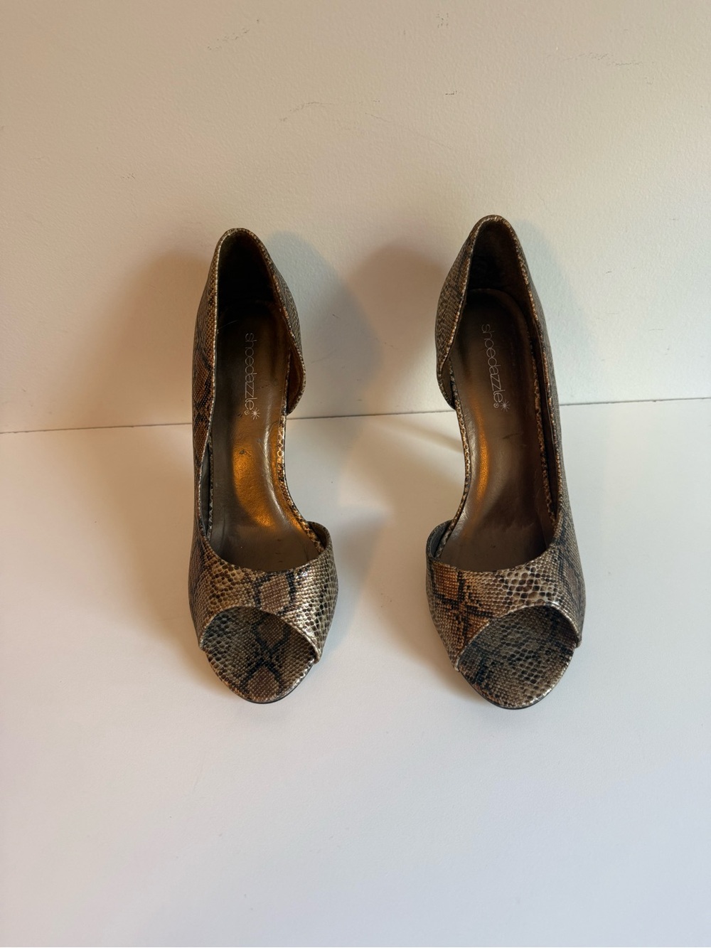 Women’s ShoeDazzle Chance Snakeskin D’Orsay Peep Toe Stiletto Heels Size 9 Y2K